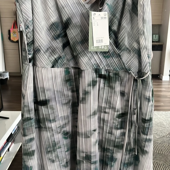 Brand New H&M pleated wrap over dress - Picture 4 of 6